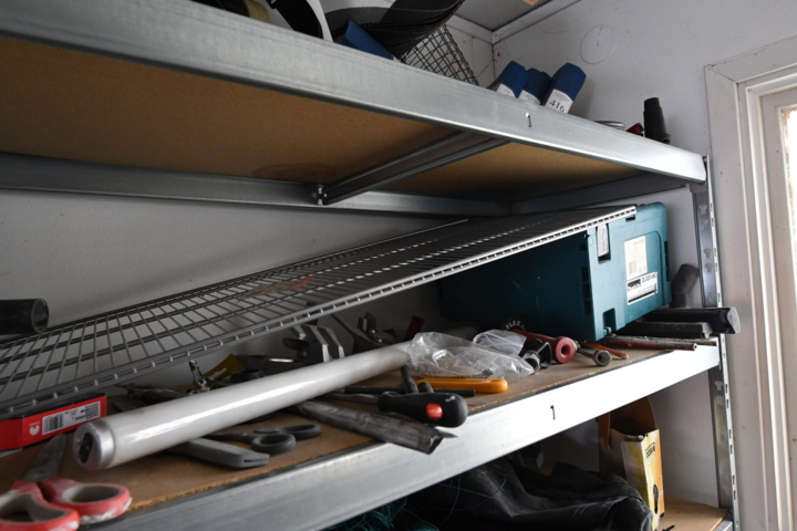 1019984-24 Lots of machinery and painting equipment