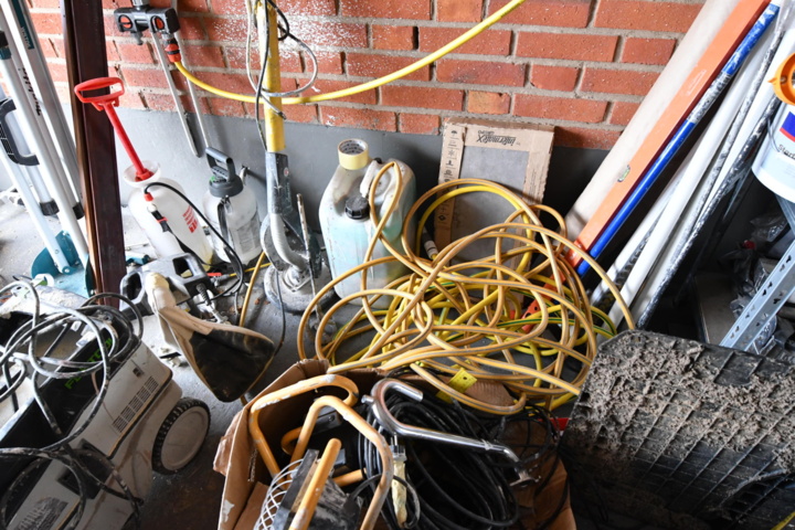 1019984-27 Lots of machinery and painting equipment