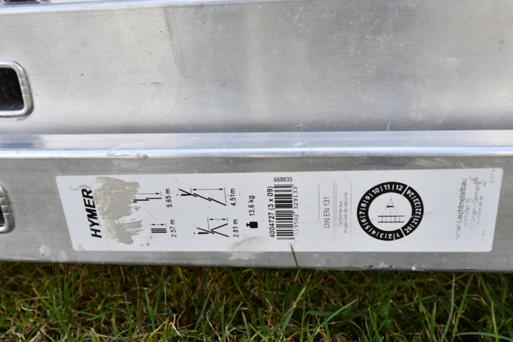 1019984-39 Lots of machinery and painting equipment