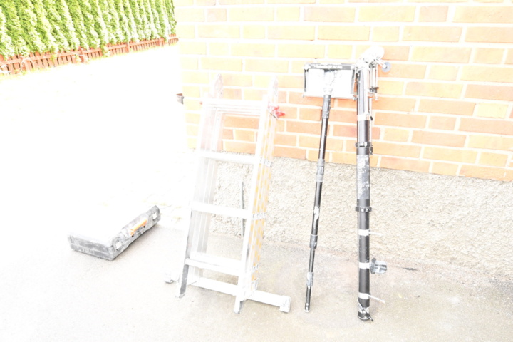 1019984-40 Lots of machinery and painting equipment