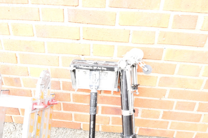 1019984-41 Lots of machinery and painting equipment