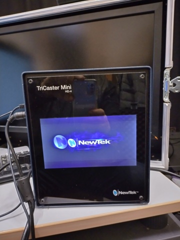 1019888-1 NewTek TriCaster Mini HD-4 Live-tuotantojen "multimediarauta"