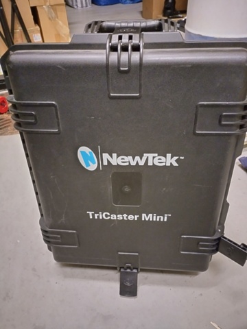 1019888-9 NewTek TriCaster Mini HD-4 Live-tuotantojen "multimediarauta"
