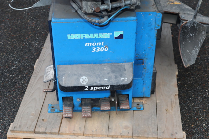 1020207-2 Tire inverting machine Hoffman Monty 3300