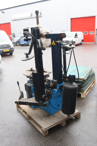 1020207-6 Tire inverting machine Hoffman Monty 3300