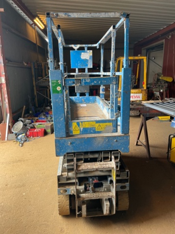 1020718-2 Genie GS-1530 Scissor lift
