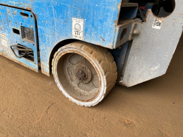 1020718-8 Genie GS-1530 Scissor lift