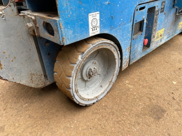 1020718-9 Genie GS-1530 Scissor lift