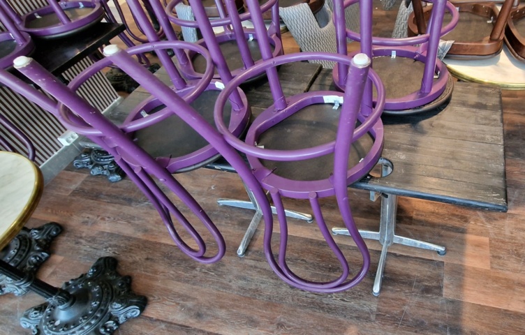 1015562-3 2 tables and 4 chairs