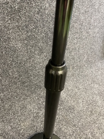 1020844-4 Touch-free soap dispenser with floor stand