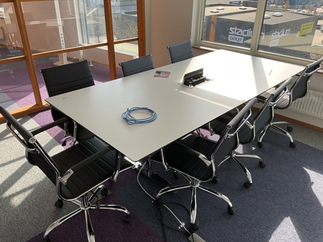 1001886-3 Conference furniture