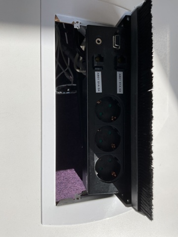 1001886-7 Conference furniture