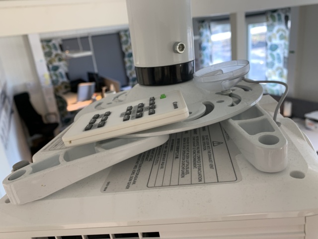 992883-4 Projector with ceiling stand Canon LV-WX320