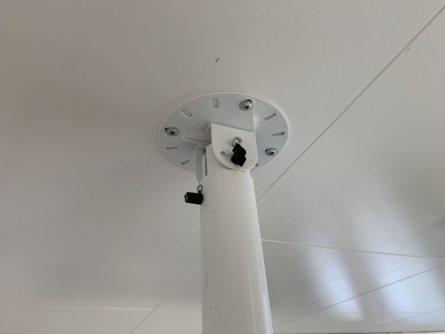 992883-5 Projector with ceiling stand Canon LV-WX320