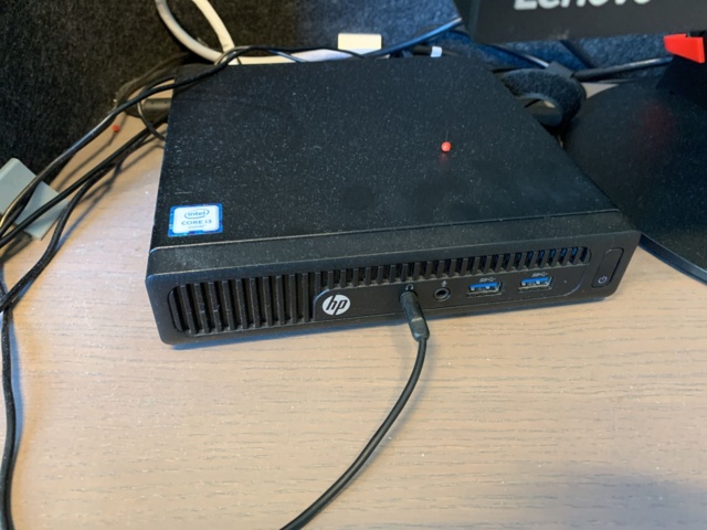 992874-4 Office furniture: electric adjustable desk, office chair, computer with 2 screens