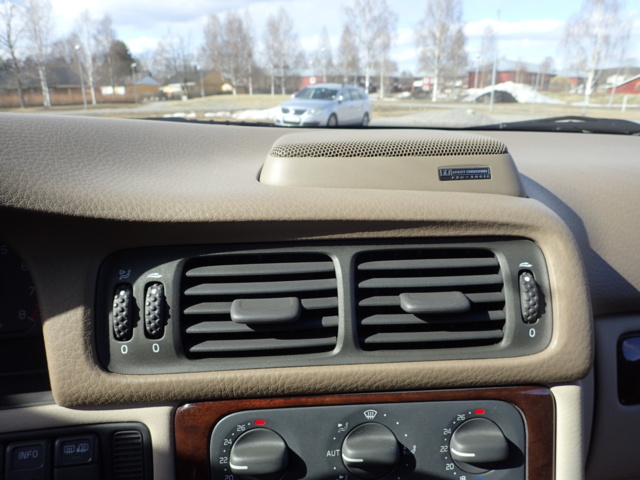 998510-74 Volvo C70 Cabriolet 2.4 T - 2001