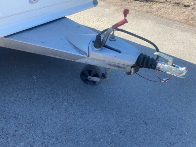 1022495-12 Caravan Cabby 58 -2003