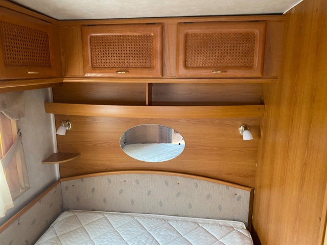 1022495-21 Caravan Cabby 58 -2003