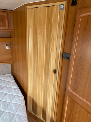 1022495-22 Caravan Cabby 58 -2003