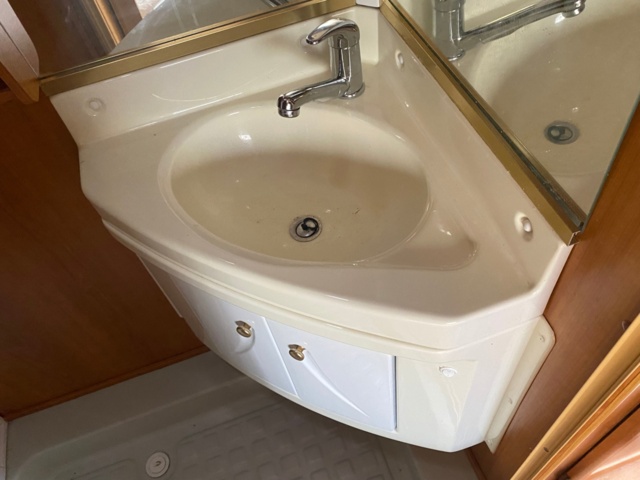 1022495-24 Caravan Cabby 58 -2003