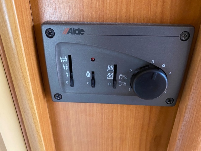 1022495-25 Caravan Cabby 58 -2003