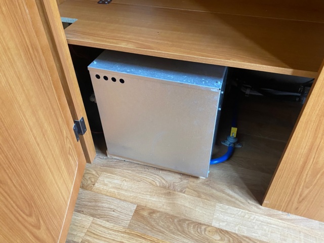 1022495-27 Caravan Cabby 58 -2003