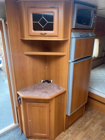 1022495-30 Caravan Cabby 58 -2003