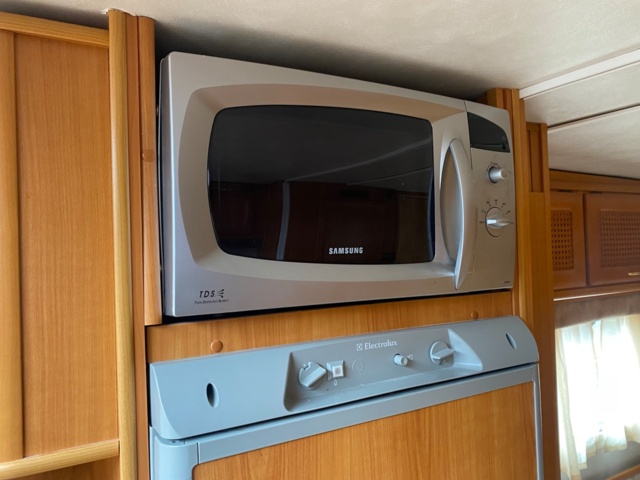 1022495-31 Caravan Cabby 58 -2003