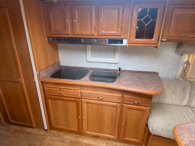 1022495-33 Caravan Cabby 58 -2003