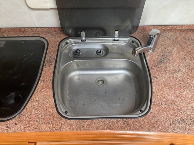 1022495-35 Caravan Cabby 58 -2003