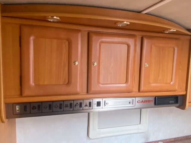 1022495-37 Caravan Cabby 58 -2003