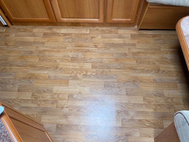 1022495-55 Caravan Cabby 58 -2003