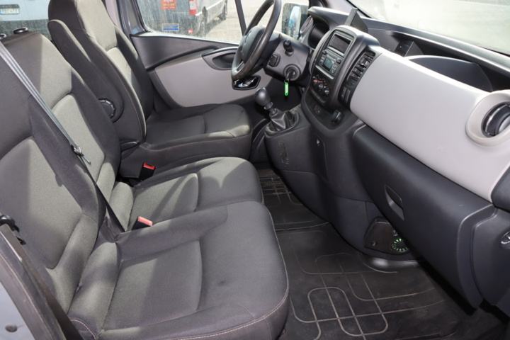 1017925-12 Renault Trafic Combi 2.7t 1.6 dCi - 2016