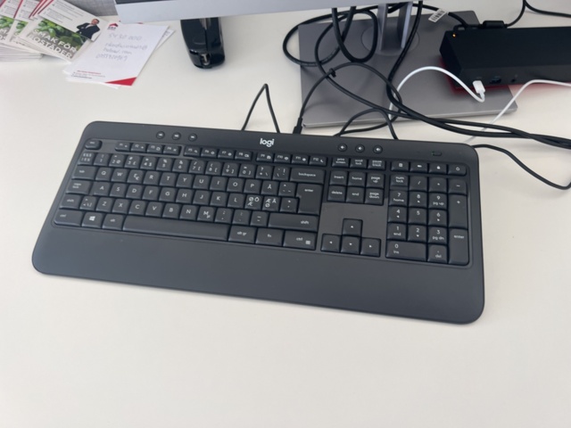 1022559-2 Computer accessories 2 sets of monitors docking station