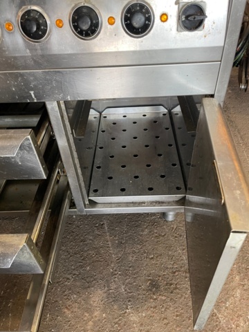 897958-4 Heating cabinet with 6 drawers and 1 cabinet and well with heat