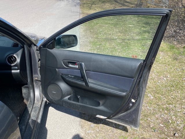 1024391-12 Mazda 6 Wagon 2.0 MZR -2007