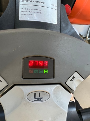 704113-22 Truck BT SPE125L Led Stacker - 2011