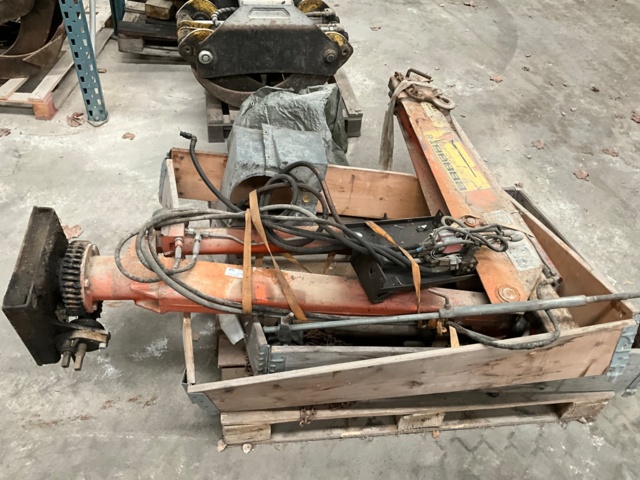 1001936-5 Hiab Crane for flatbed truck