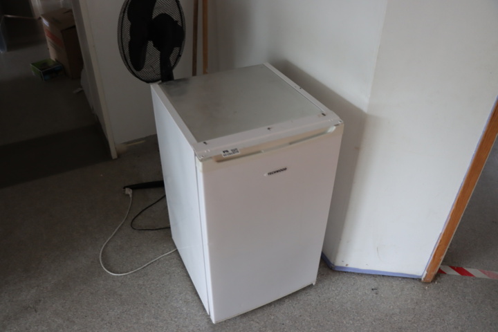 931285-1 Small fridge Techwood