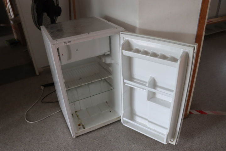 931285-2 Small fridge Techwood