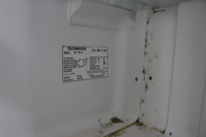 931285-3 Small fridge Techwood