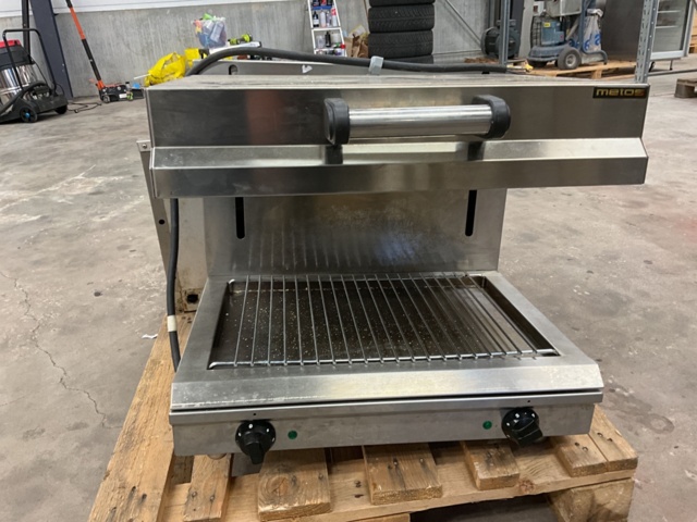 1001952-1 Salamander