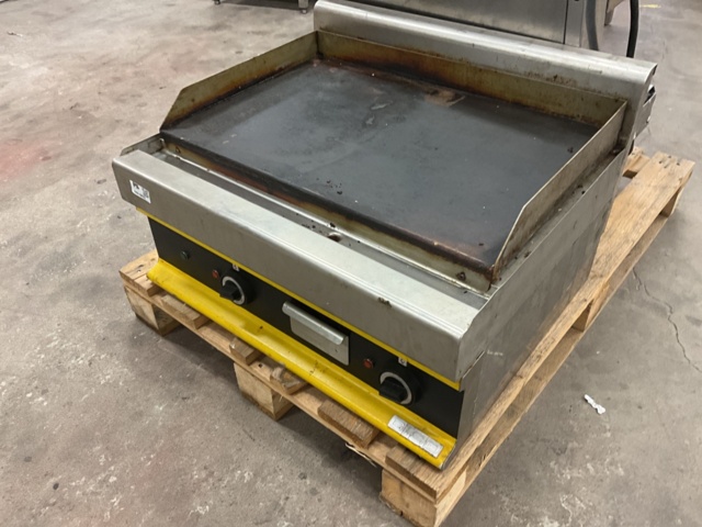 1001953-5 Roasting table Bench model