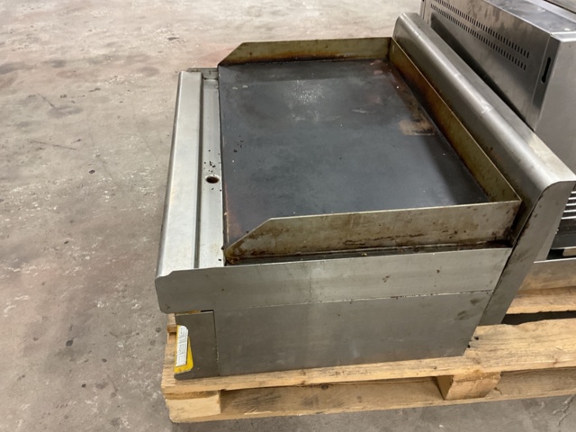 1001953-6 Roasting table Bench model