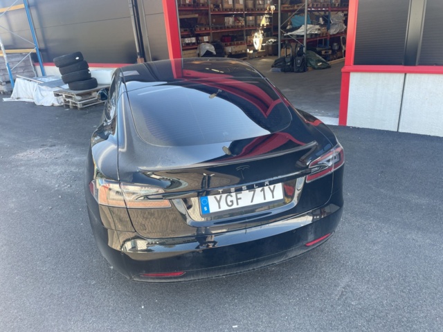 984329-4 Tesla Model S Performance - 2020