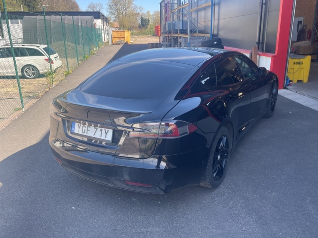 984329-5 Tesla Model S Performance - 2020