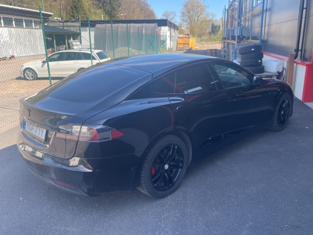 984329-6 Tesla Model S Performance - 2020