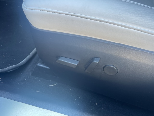 984329-24 Tesla Model S Performance - 2020