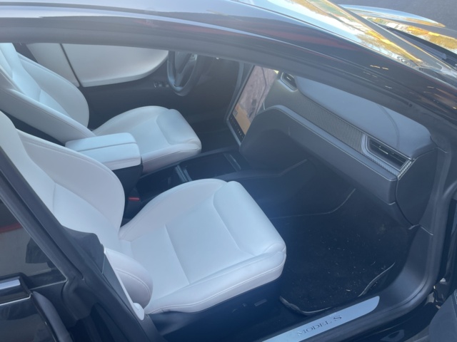 984329-26 Tesla Model S Performance - 2020