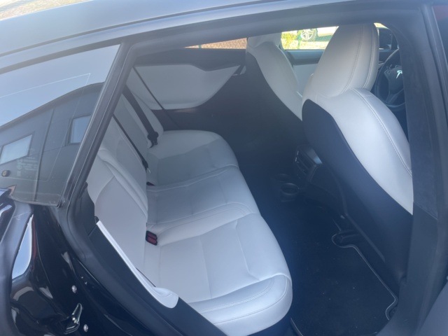 984329-34 Tesla Model S Performance - 2020